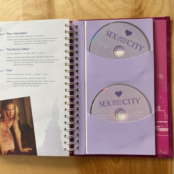 Sex and the City: The Complete Series - Picture 7 of 9